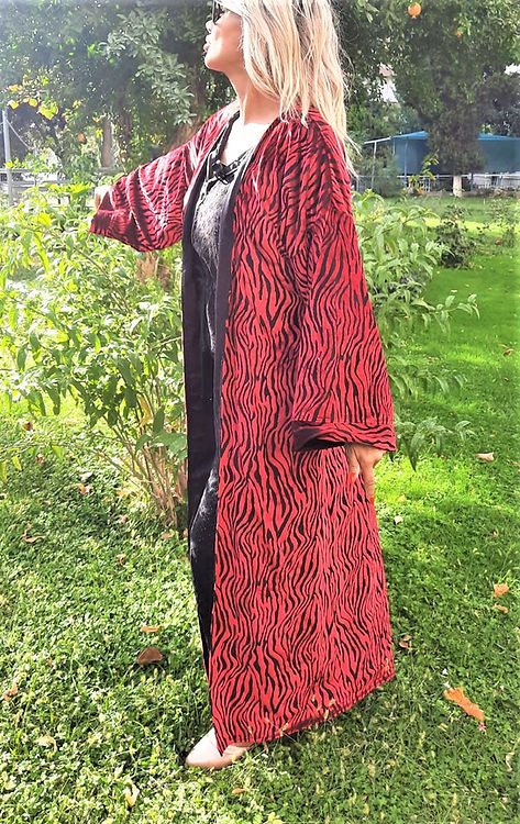 GİZMOSSE ÖZEL TASARIM KIRMIZI İPEK KADİFE KİMONO - Görsel 5