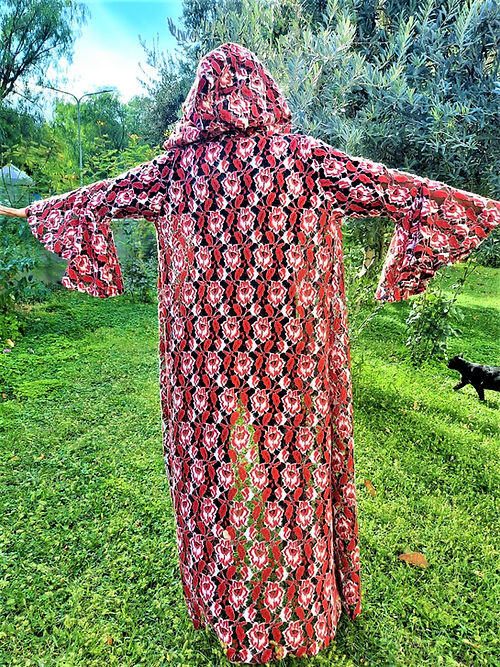 GİZMOSSE ÖZEL TASARIM KIRMIZI KABARTMA KAPÜŞONLU KİMONO - Görsel 5