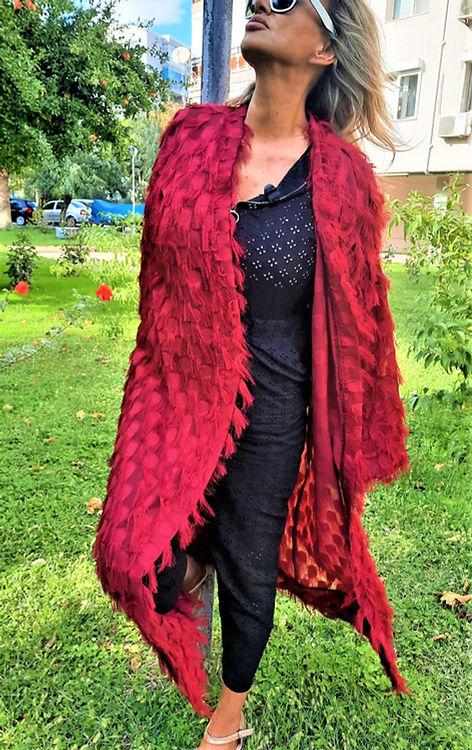 GİZMOSSE ÖZEL TASARIM KIRMIZI TÜY DETAYLI KİMONO