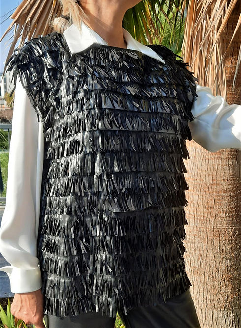 GİZMOSSE ÖZEL TASARIM SİYAH DERİ ŞERİT DETAYLI BLUZ