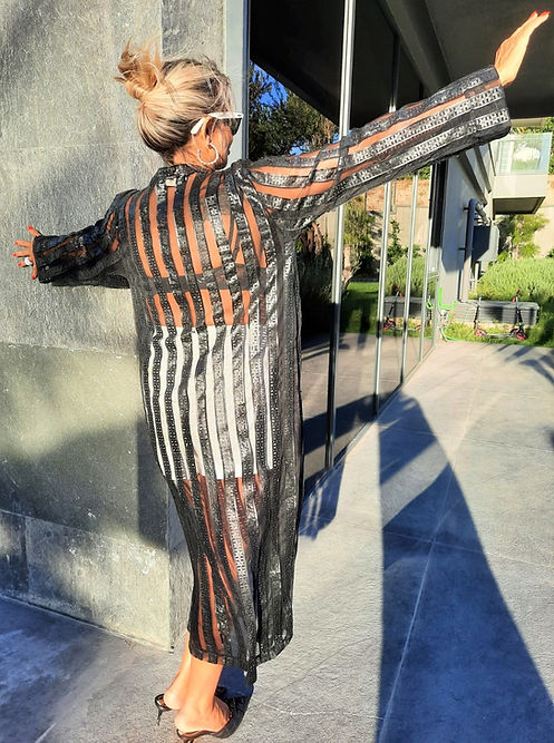 GİZMOSSE ÖZEL TASARIM TÜL ÜZERİNE DERİ ŞERİT KİMONO - Görsel 4