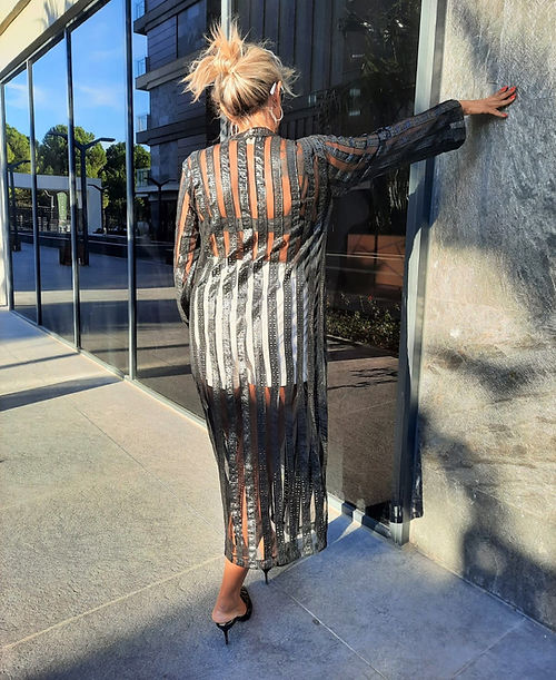 GİZMOSSE ÖZEL TASARIM TÜL ÜZERİNE DERİ ŞERİT KİMONO - Görsel 5