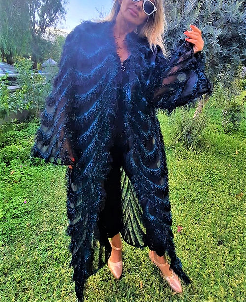 GİZMOSSE ÖZEL TASARIM YEŞİL TÜY DETAYLI KİMONO