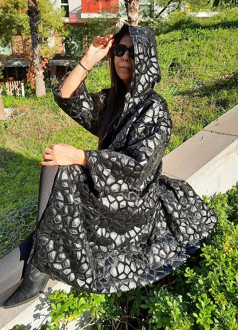 ÖZEL TASARIM ASTARLI DERİ PARÇACIKLI DIŞ GİYİSİ - Görsel 2