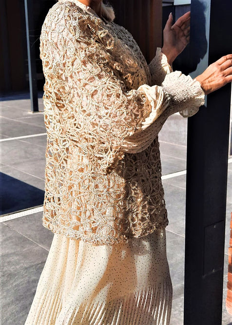 ÖZEL TASARIM GOLD SİMLİ ÖRGÜ BLUZ - Görsel 2