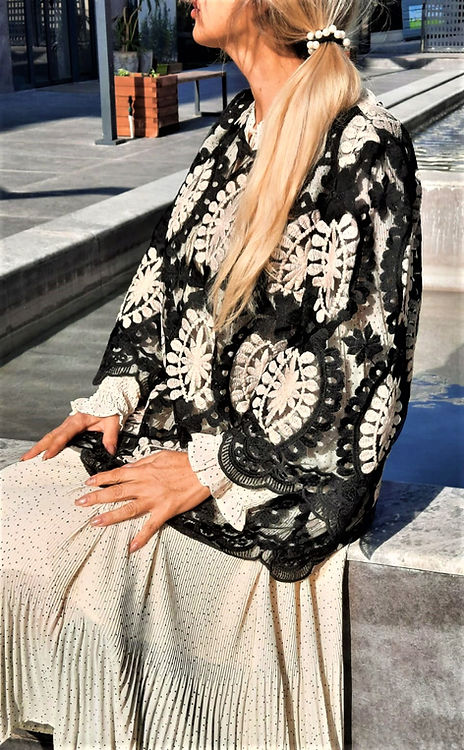 ÖZEL TASARIM İŞLEMELİ TÜL BLUZ - Görsel 4