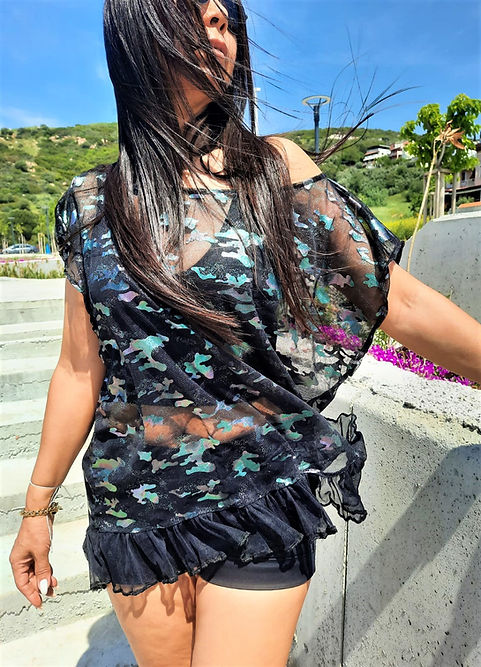 ÖZEL TASARIM RENKLİ HOLOGRAM BASKILI TÜL BLUZ