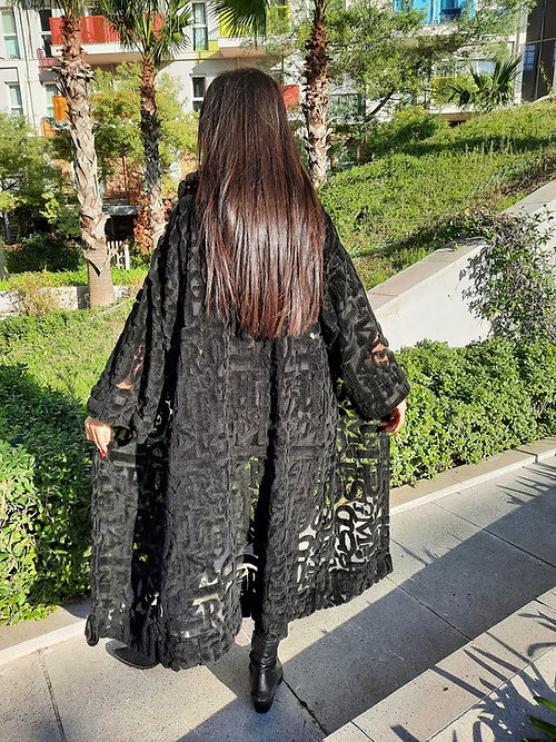 ÖZEL TASARIM TÜL ÜZERİN DE POLAR HARF KABARTMALI KİMONO - Görsel 4