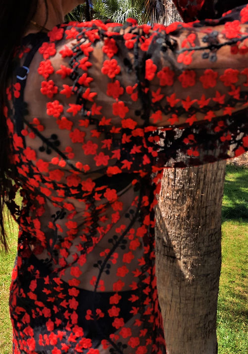 ÖZEL TASARIM TÜL ÜZERİNE NAKIŞ KABARTMA BLUZ - Görsel 5