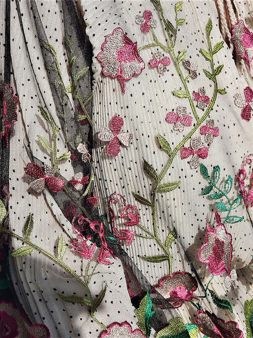 ÖZEL TASARIM TÜL ÜZERİNE NAKIŞ KABARTMA BLUZ - Görsel 6